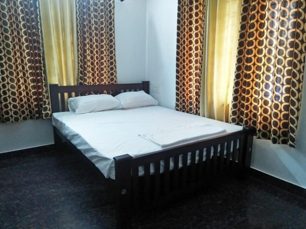 Coral Homes Kochi Habitación foto