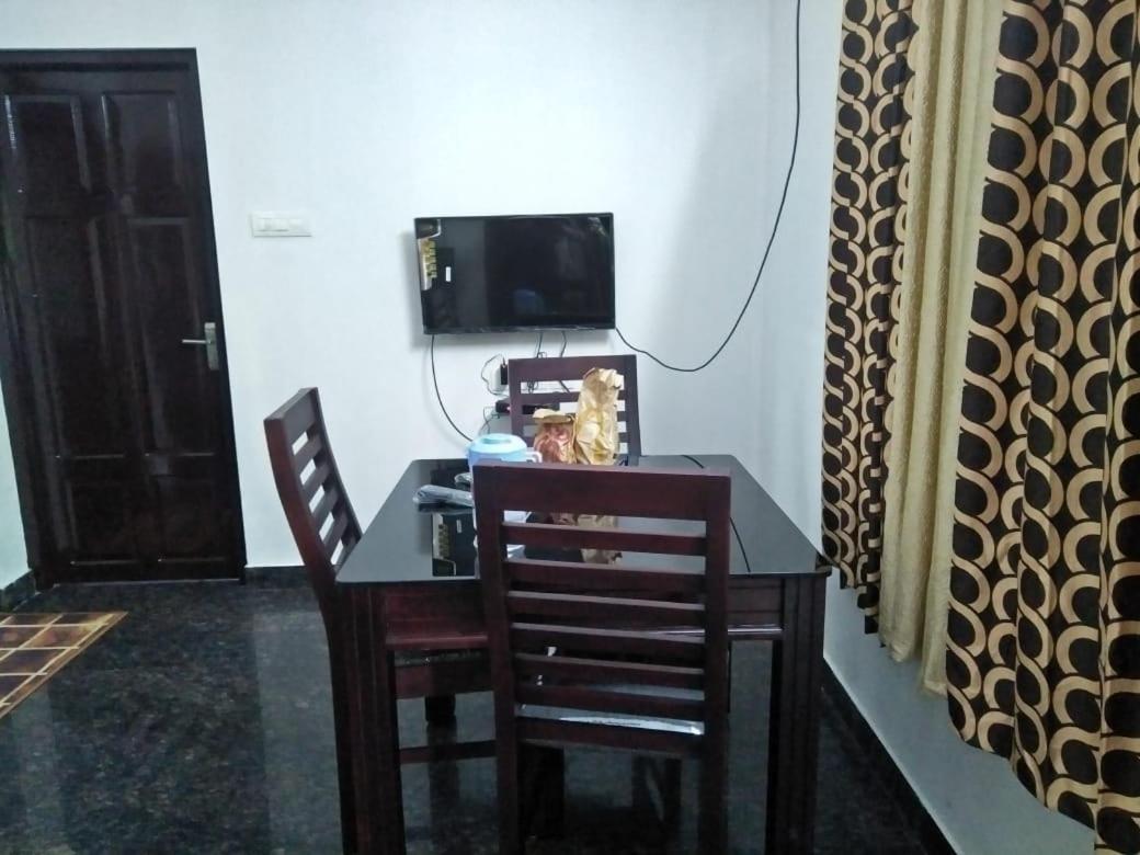 Coral Homes Kochi Habitación foto